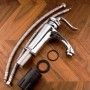 PaulGurkes Nostalgie Waschtischarmatur, Chrom-Einhandmischer mit Flexschläuchen und Montagematerial auf Holz.