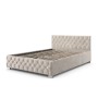 Beiges Polsterbett Nizza 140x200 mit Chesterfield-Steppung, Bettkasten und LED-Beleuchtung.