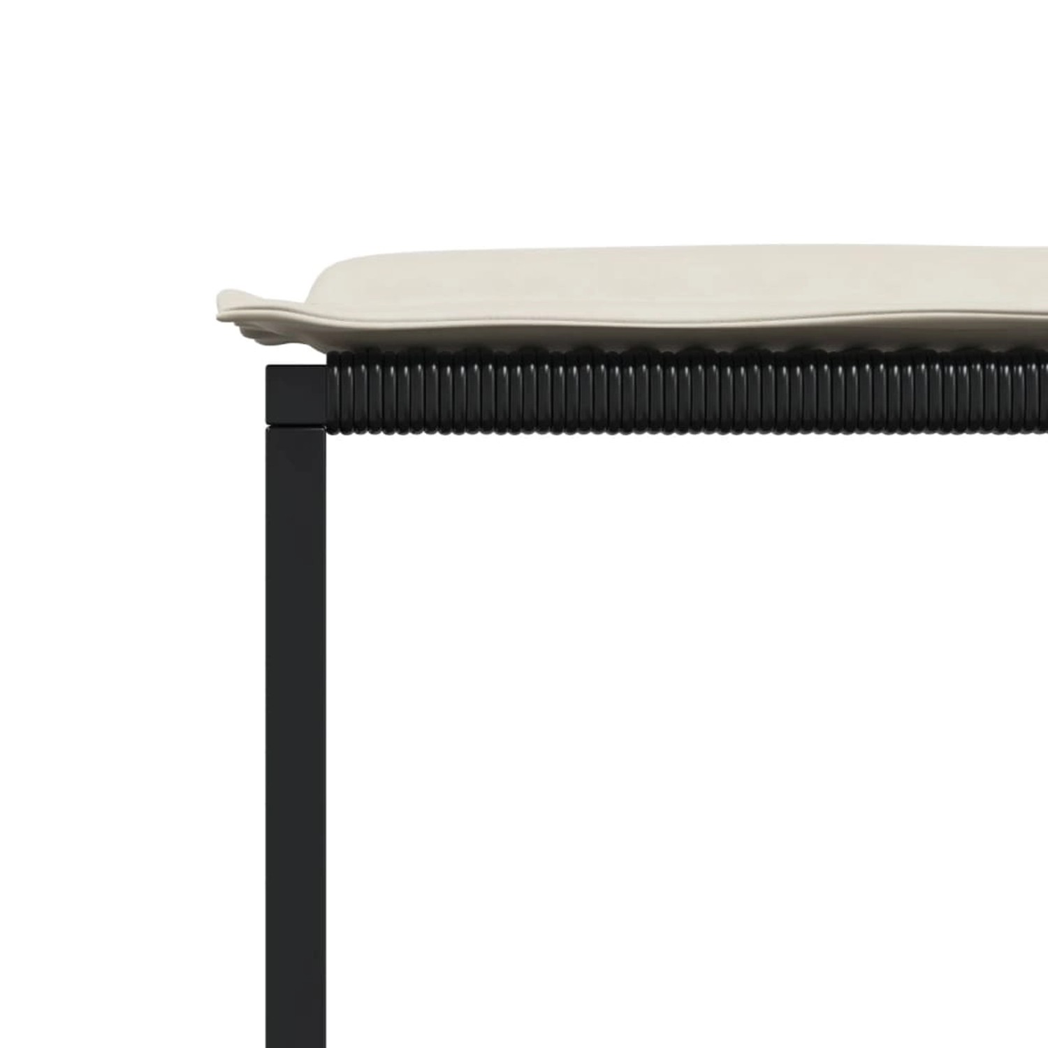 Detailansicht: Schwarzer Gartenhocker aus Rattan mit cremefarbenem Kissen von VidaXL.