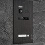 Schwarze Balter EVO Video-Türsprechanlage mit Kamera und Namensschild an einer grauen Steinwand.