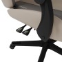 Detailaufnahme: Juskys Gamingstuhl HyperSeat, beige/hellgrau, mit Verstellhebeln für Sitzhöhe und Neigung.