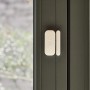 Yale Alarmanlage Fenster-/Türsensor in Weiß, Teil des Smart Alarm Starterkits.