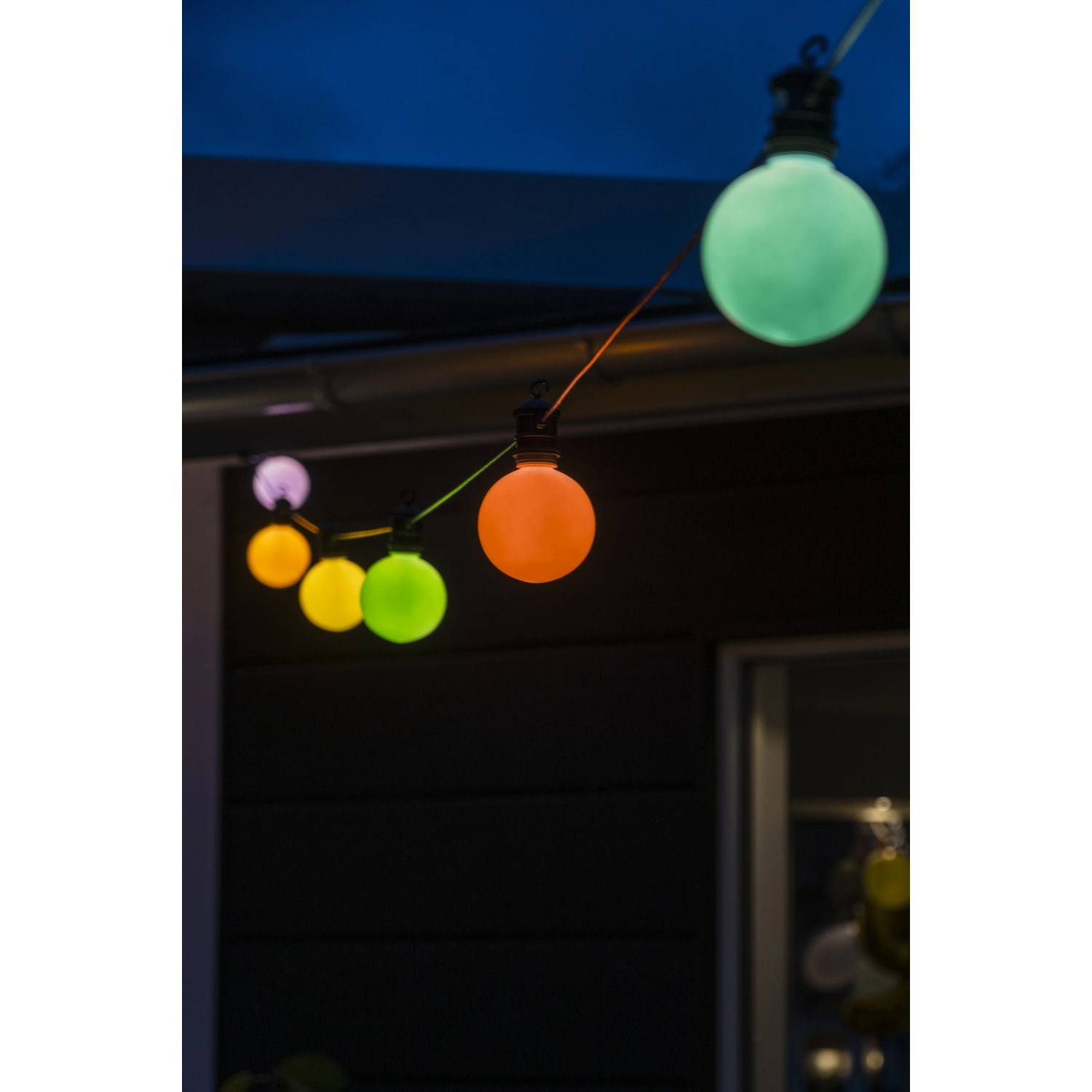 Konstsmide LED-Lichterkette Globe, pastellfarbene Kugeln, 14,5 m, für Außen-Deko.