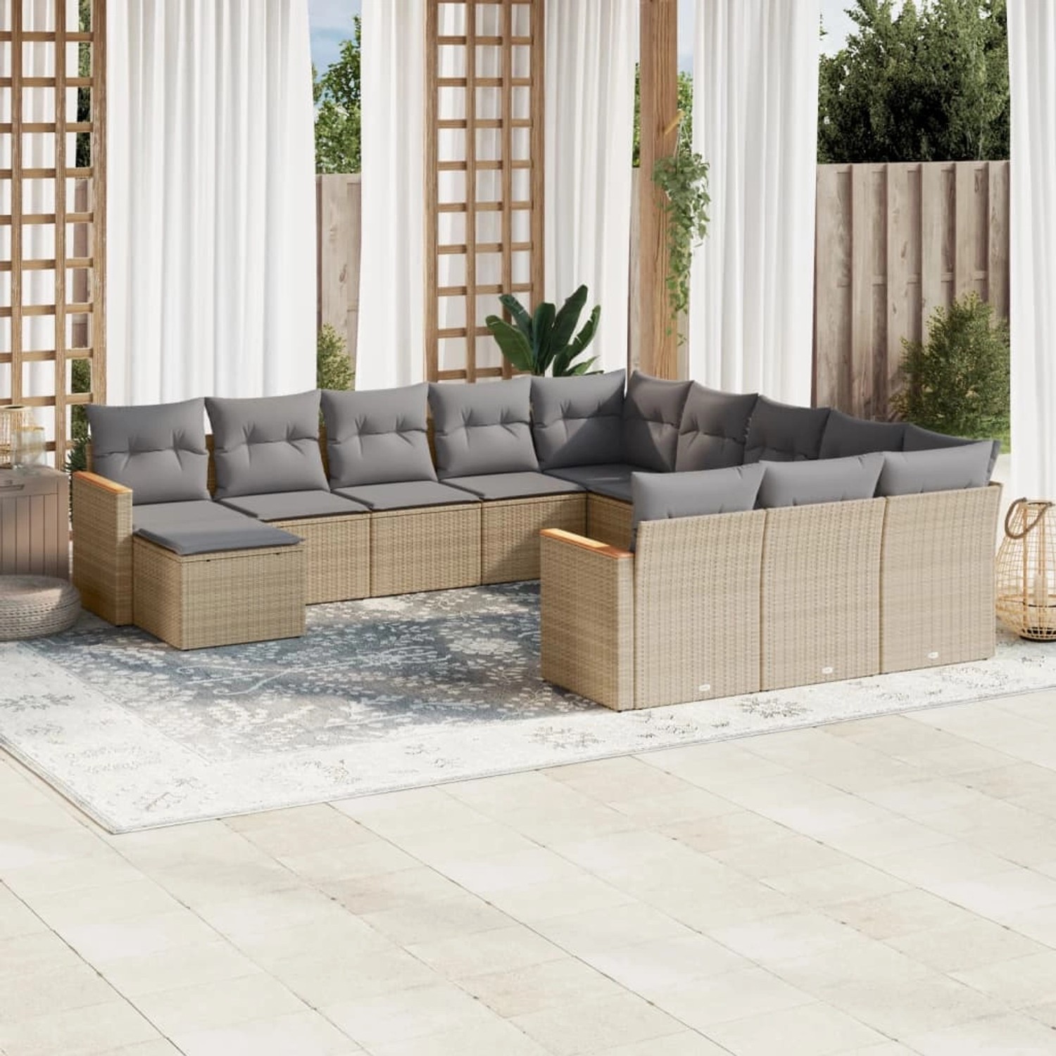 Beige 12-tlg. Garten-Sofagarnitur aus Poly Rattan mit hellgrauen Kissen. Modulares Lounge Set für Terrasse und Garten.