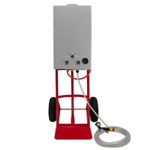 Tragbare Pferdedusche 18L auf Handwagen mit Gasdurchlauferhitzer und Schlauch.