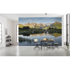 Vlies Fototapete mit Allgäu Bergpanorama und Spiegelung im See, 450x280 cm.