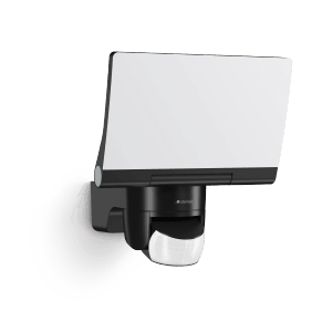 Schwarzer Steinel LED-Strahler XLED Home 2 SC mit Bewegungsmelder und schwenkbarem LED-Panel.