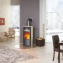 Hark Kaminofen Opera-B Creme mit Teefach (5 kW). Dauerbrandofen mit Automatik in Wohnraum.