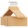 Songmics Kleiderbügel Set Cason, 20-teilig, aus hellem Holz mit Metallhaken für die textile Aufbewahrung.