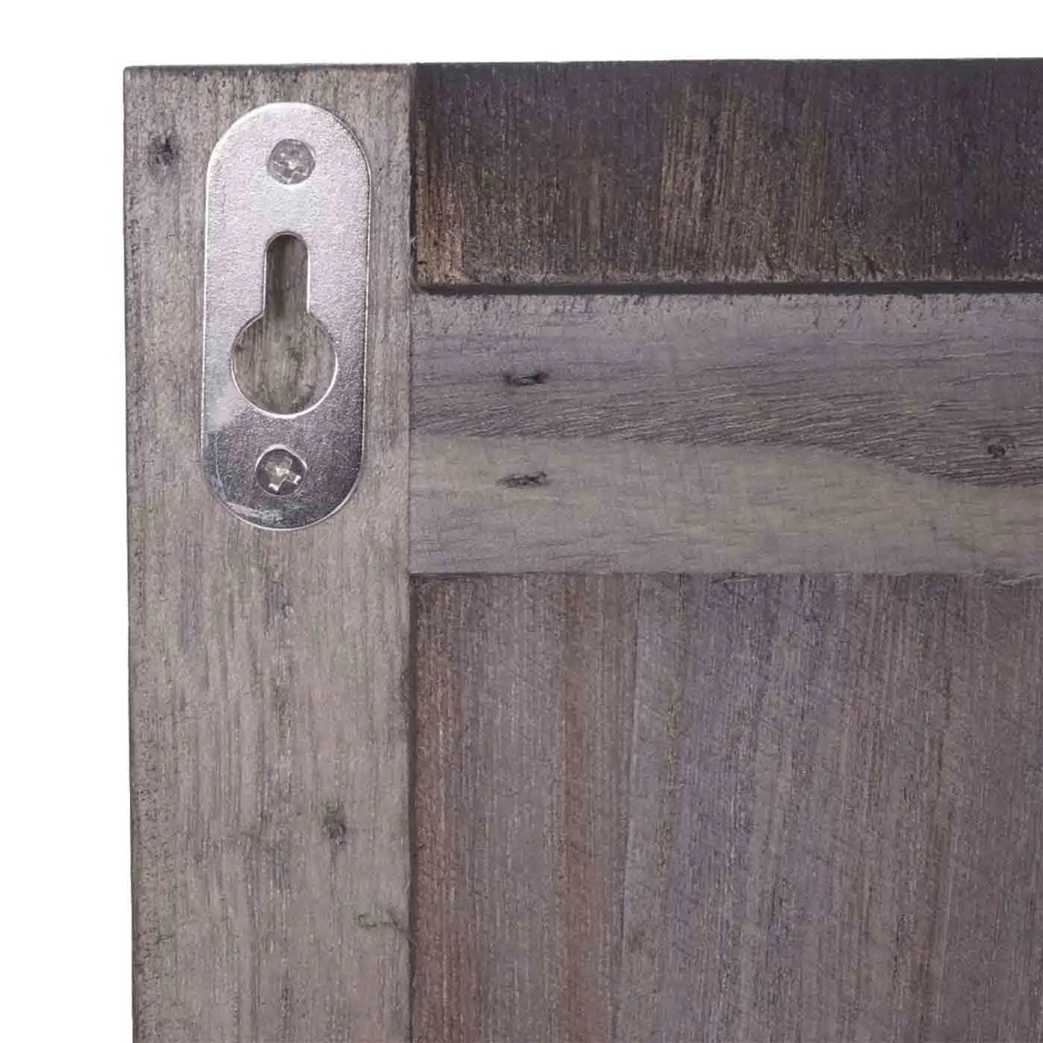 Detailansicht der Rückseite der Wandgarderobe C89 mit Pinnwand im Shabby Look.