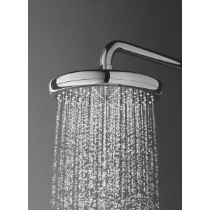 Grohe QuickFix Kopfbrause Vitalio Start 210 mit Wasserstrahl in Chromoptik.
