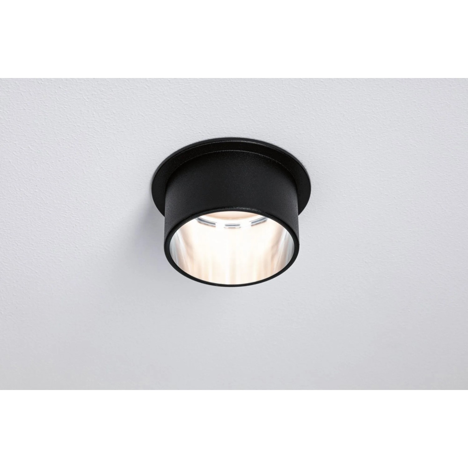 Schwarzer LED Einbaustrahler Gil Coin, dimmbar, für Deckenmontage.