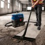 Bosch Professional GAS 12-25 PL Nass-/Trockensauger im Einsatz auf einer Baustelle.