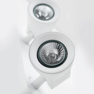 Weißer Orion Sineo Strahler mit zwei GU10 Fassungen für flexible Lichtausrichtung.