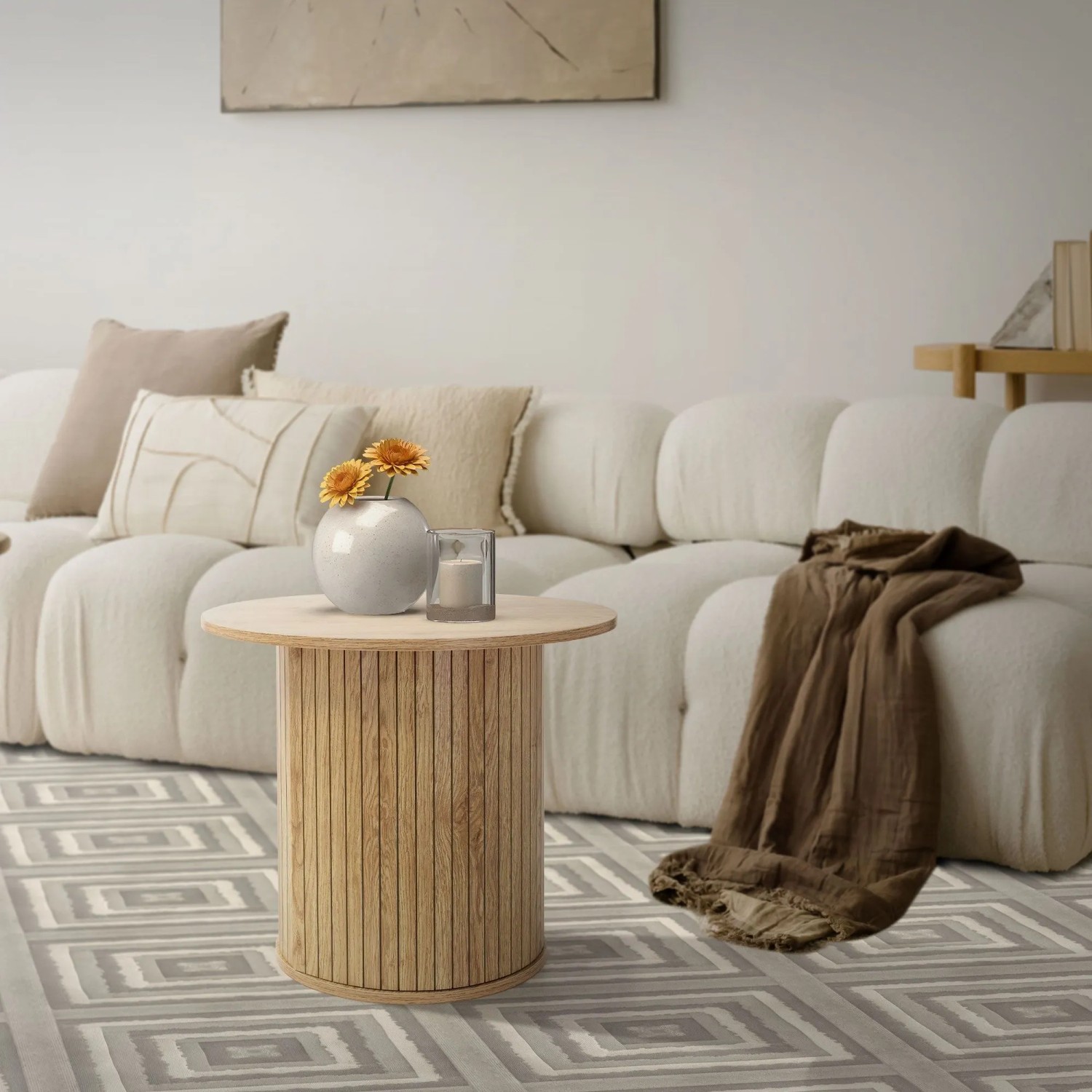 Runder Couchtisch in Holz-Optik Braun im modernen Wohnzimmer. Ø60 cm Tischplatte, zylindrischer Fuß.