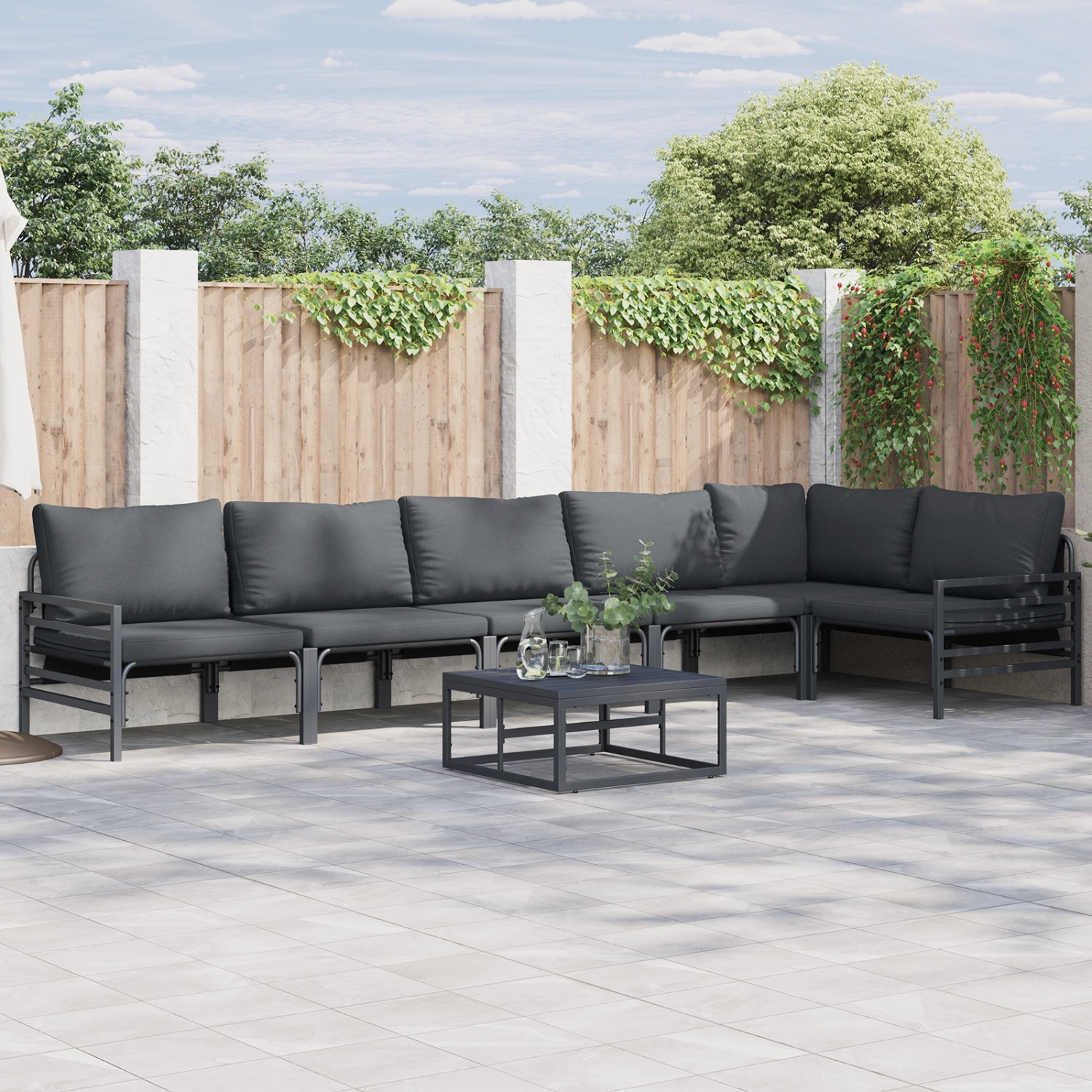 Anthrazitfarbenes vidaXL Garten-Sofa-Set (6-teilig) aus Stahl mit Tisch und Sitzkissen.