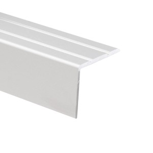 KARAT Winkelprofil, selbstklebend, silber, 2,45x2x100cm, für Kanten, Treppen und Podeste.