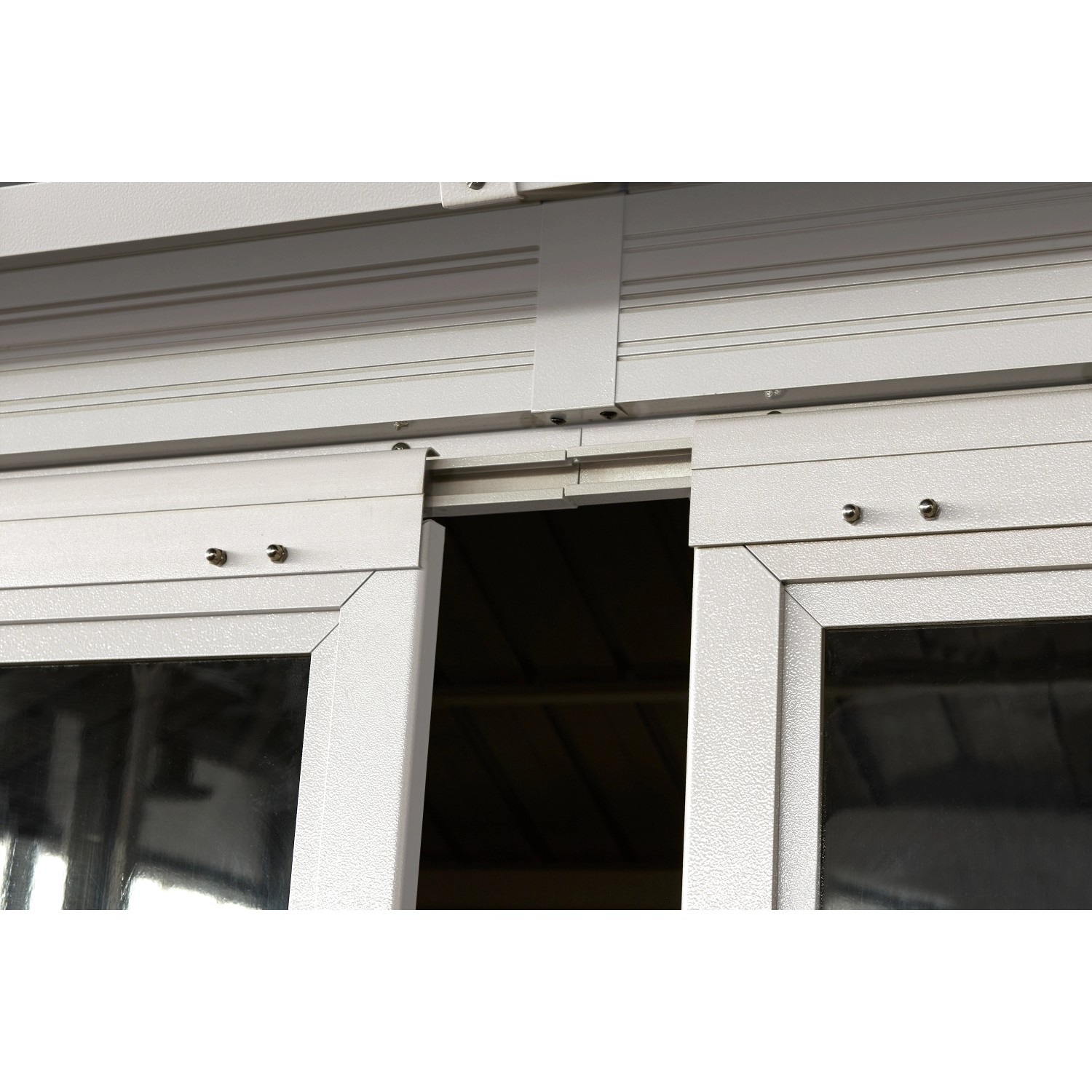 Detailaufnahme: Schiebetür des Sojag Pavillon & Kalt-Wintergarten Olan 1014 Schwarz.