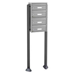 Freistehender Burg Wächter Briefkasten für 4 Parteien mit Namensschild, aus Edelstahl.