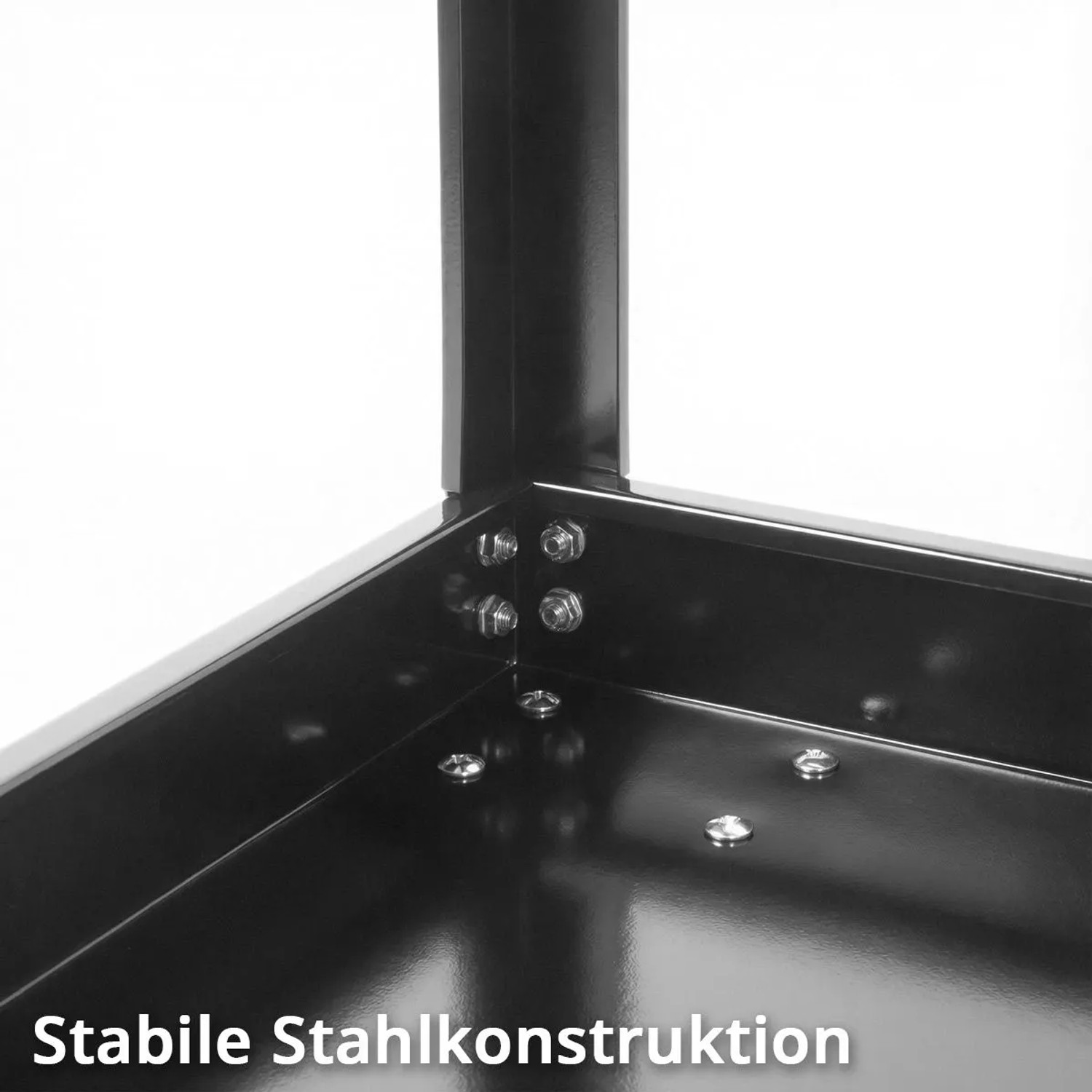 Detailaufnahme der Stahlkonstruktion des STAHLWERK Werkzeugwagens. Stabile Bauweise mit Schrauben.