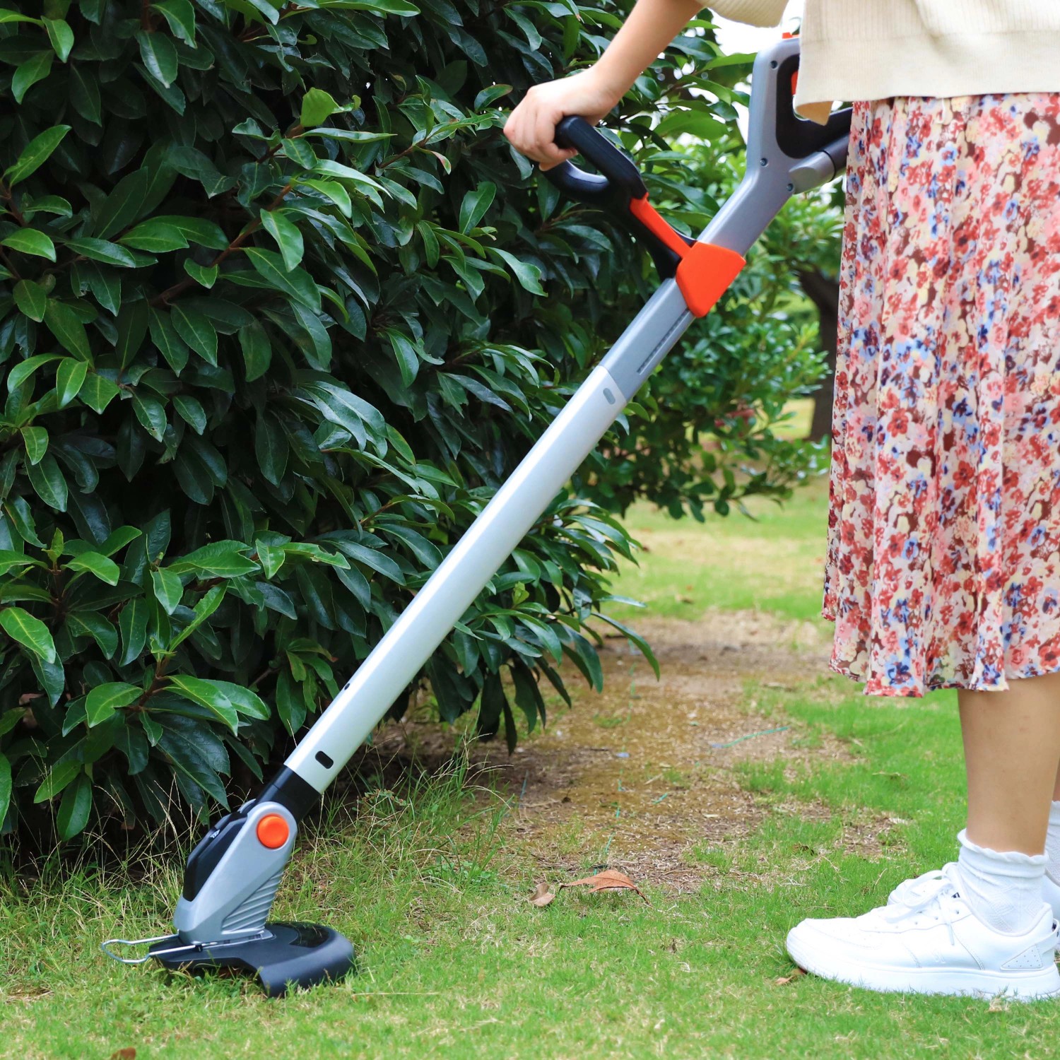 Yard Force AkkuHandmäher iFlex mit Rasentrimmer bei OBI
