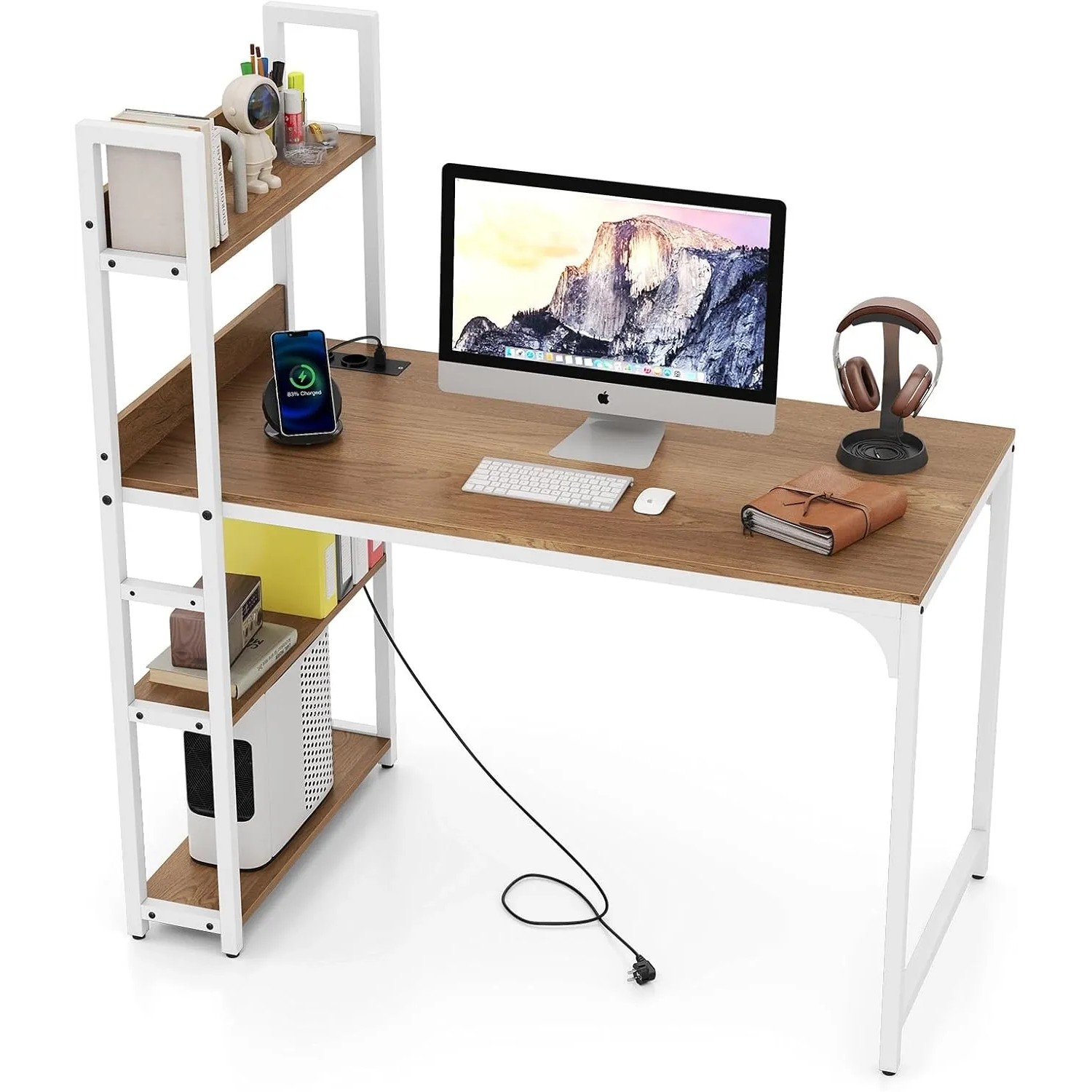 Costway Schreibtisch mit Ladestation in Natur mit Regal und weißem Metallgestell.