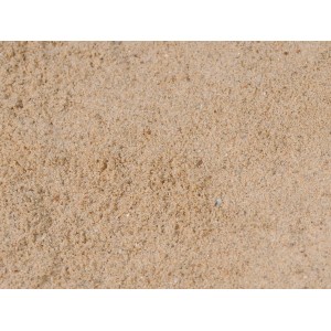 Nahaufnahme von hellem Fugensand (0-1mm) für Pflasterarbeiten im Big Bag (0,5 m³).