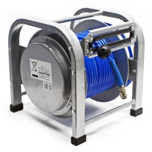 Wiltec Druckluft Schlauchaufroller mit 30 m blauem Schlauch auf Schlauchtrommel mit Stahlrahmen.