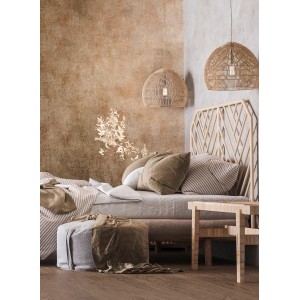 Marburg Vliestapete in brauner Betonoptik im Schlafzimmer mit Bett und Lampen.