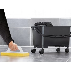 LUX Fliesenwasch-Set Comfort mit Eimer, Rollen, Reibebrett und Rasterschwammbrett für Fliesenarbeiten.