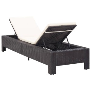 Schwarze vidaXL Sonnenliege aus Poly Rattan mit cremeweißen Kissen. Verstellbare Rückenlehne.