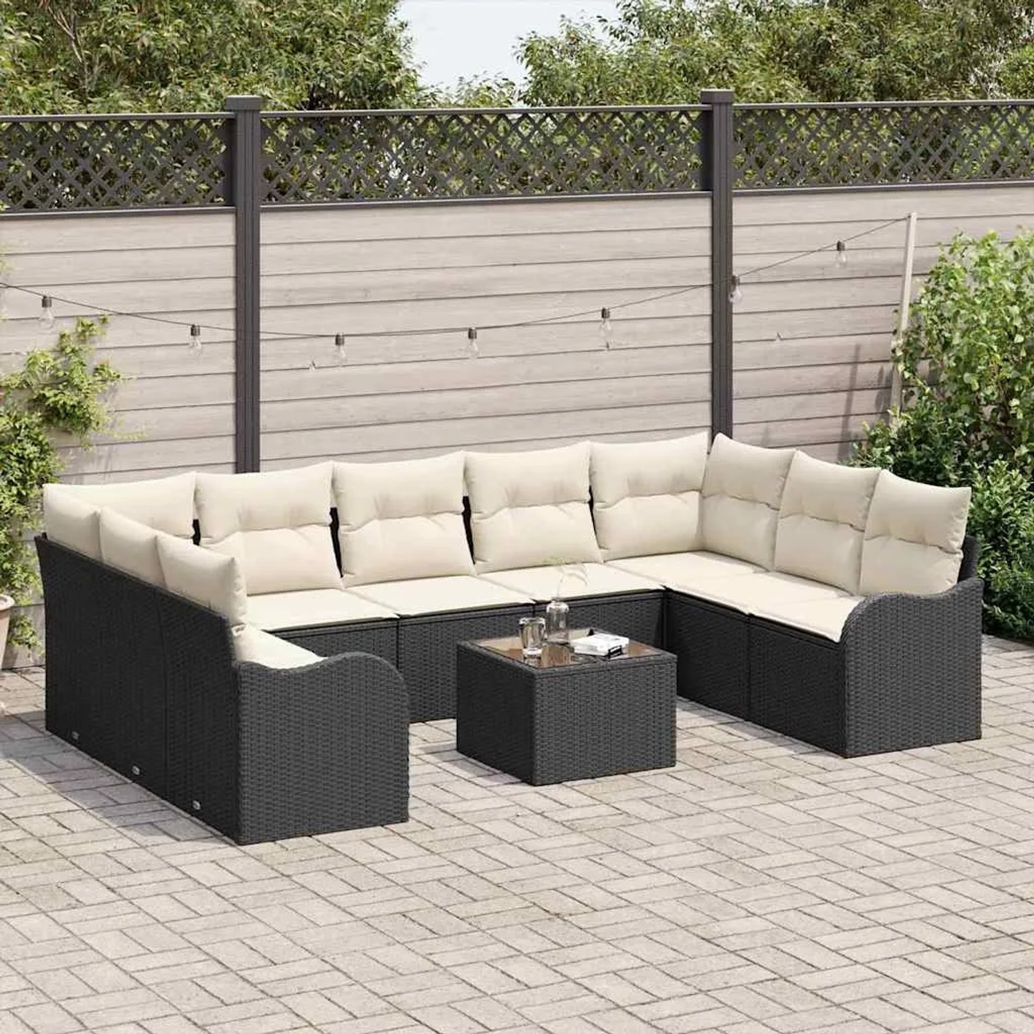 Braunes 9-teiliges Garten-Sofa-Set aus Poly Rattan mit Kissen für 5 Personen.