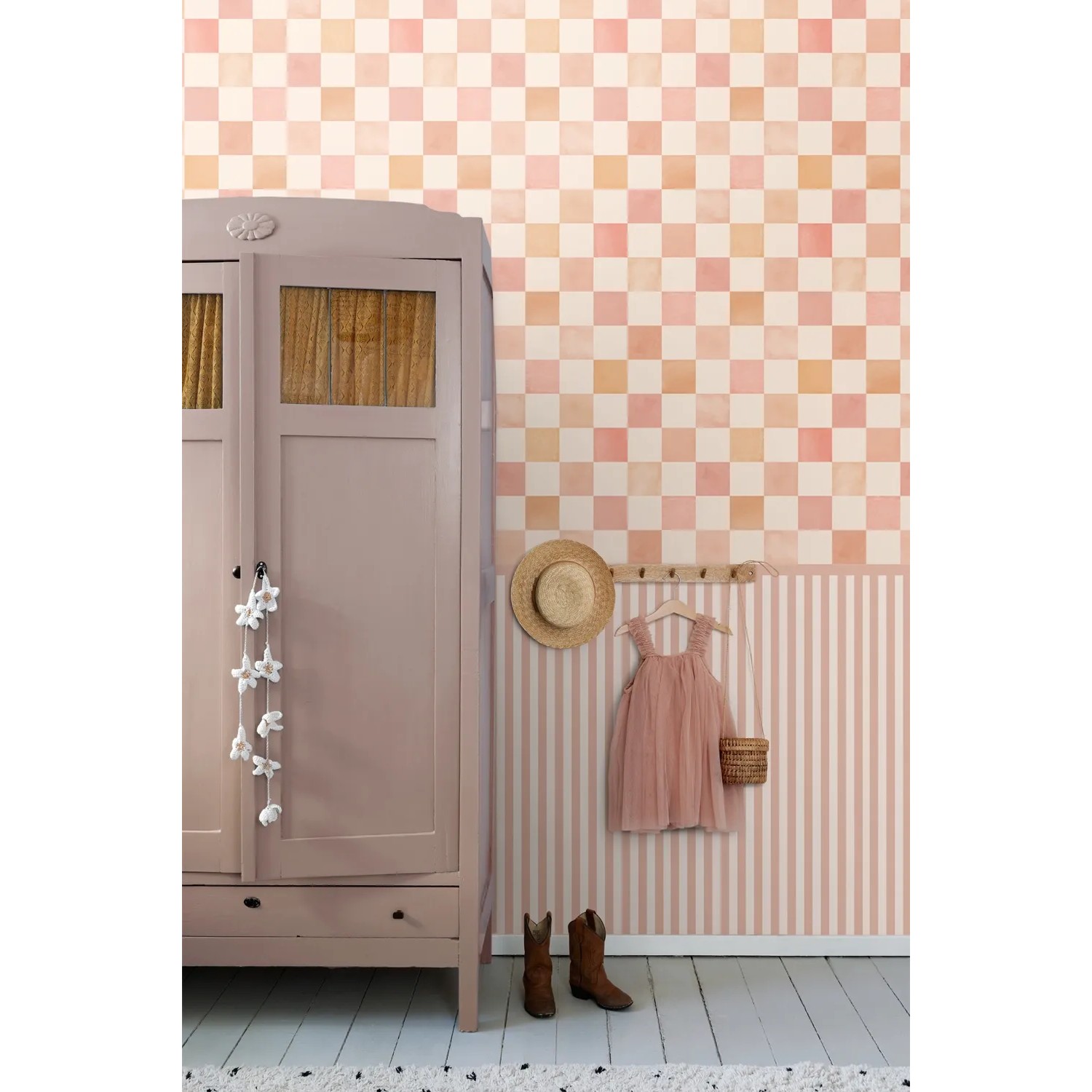ESTAhome Vliestapete: Karomuster in Beige, Orange, Rosa und passendes Streifenmuster. Dekorative Wandgestaltung.