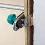 Wolfcraft Türfutterstrebe Easy im Einsatz: Stützt und fixiert Türzarge beim Einbau.