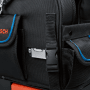 Detailaufnahme: Schwarze Bosch Professional GWT 20 Werkzeugtasche mit blauen Akzenten und vielen Fächern.