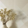 Beige Vliestapete Donato mit modernem, strukturiertem Grafikmuster. Ideal für Wohnzimmer, Schlafzimmer und Flur.