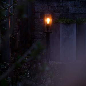 Schwarze LED`s light Pollerleuchte, 1-flammig, für den Außenbereich.