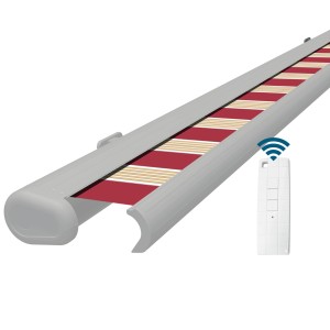 Elektrische Kassettenmarkise, rot-weiß-beige gestreift, mit weißer Kassette und Fernbedienung.