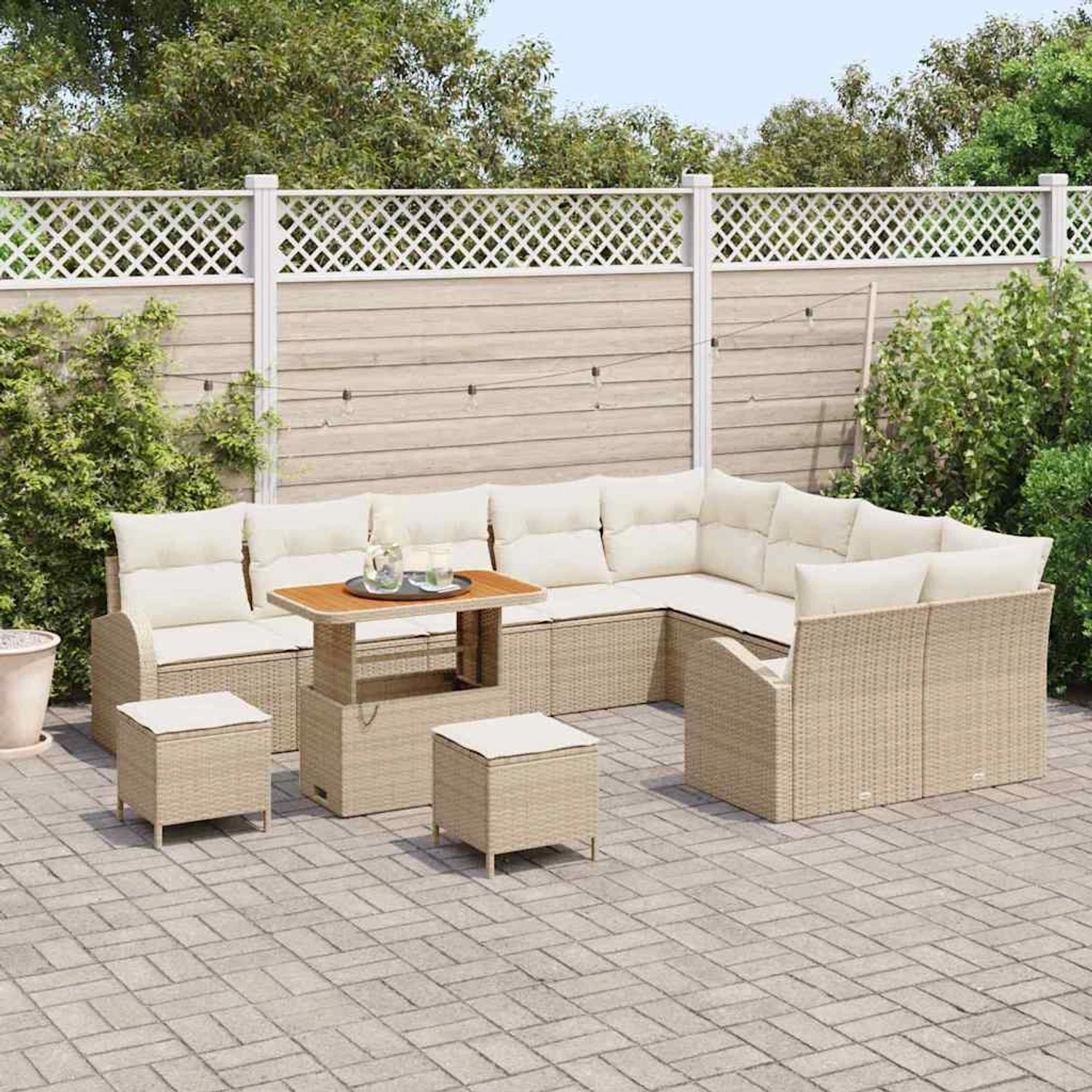Beiges 12-tlg. vidaXL Garten-Sofa-Set aus Poly Rattan mit Tisch und Kissen.