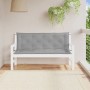 Graue Gartenbank-Auflagen aus Oxford-Gewebe auf weißer Holzbank. Bequemes Sitz- & Rückenkissen für Balkon.