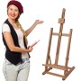 Artina Metz Staffelei aus Buche, geeignet für Keilrahmen bis 57cm Höhe, mit Frau.