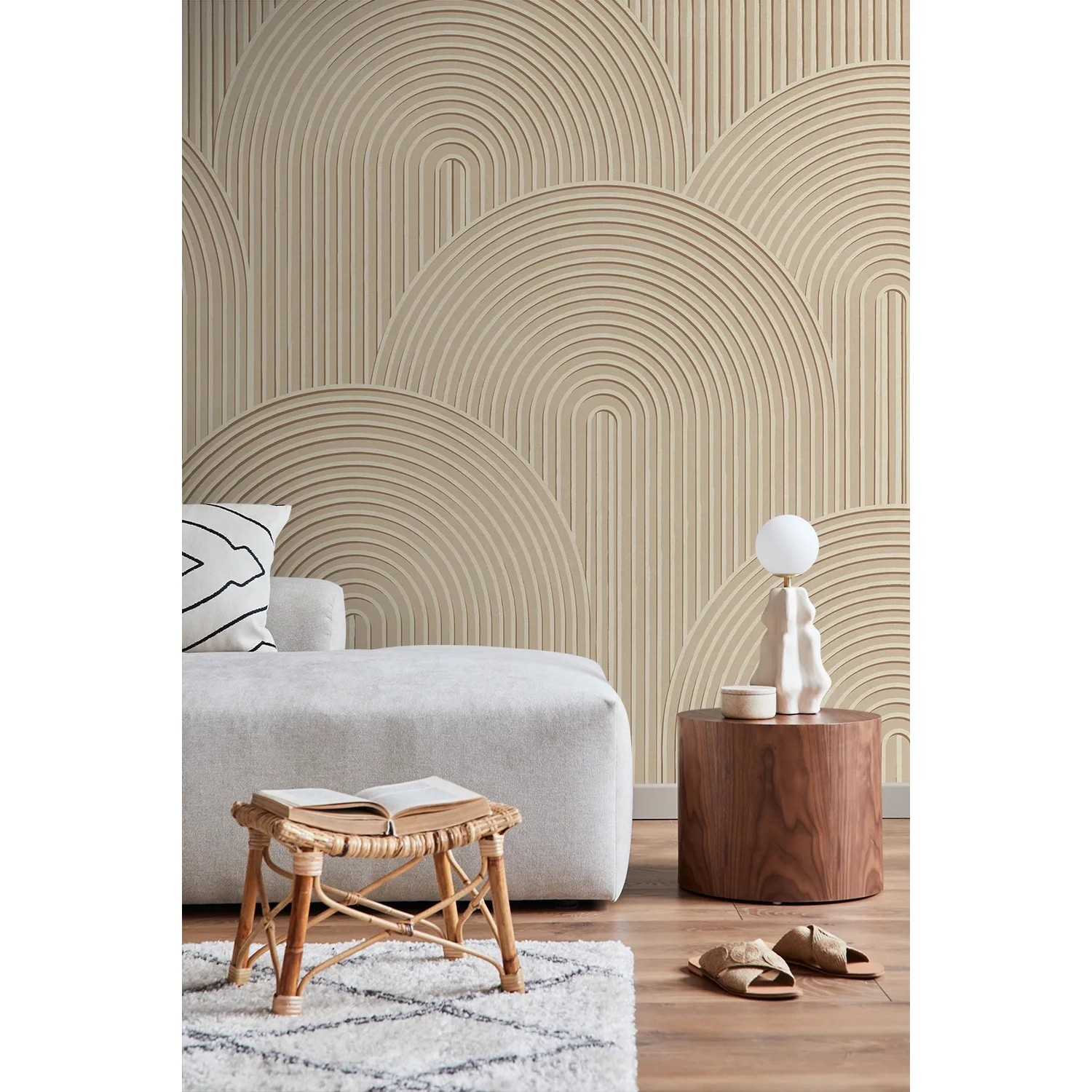 ESTAhome Fototapete 3D Muster Sandbeige im Wohnraum mit Möbeln, für stilvolle Wandgestaltung.