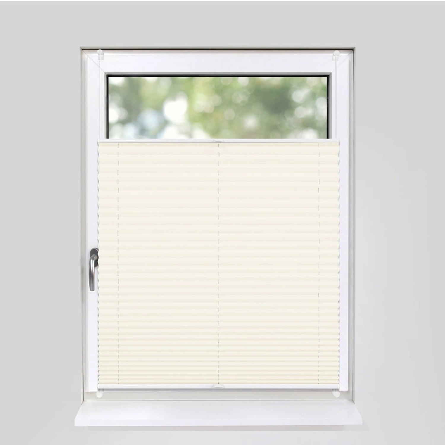 Blickdichtes, vanillefarbenes Plissee 90x210 cm am Fenster, ohne Bohren montiert.