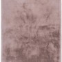 Lalee Hochflorteppich Heaven 800 in Powderpink, 80x150 cm. Weicher Kunstfellteppich für Wohnräume.