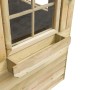 Detailansicht: Fenster mit Blumenkasten am SwingKing Spielhaus Milan aus Holz.
