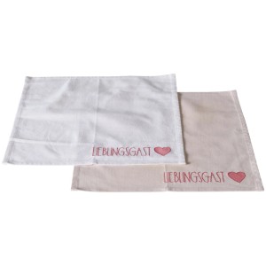 Boltze Servietten Lieblingsgast, 4er-Set in Weiß und Rosa mit Herz-Motiv.