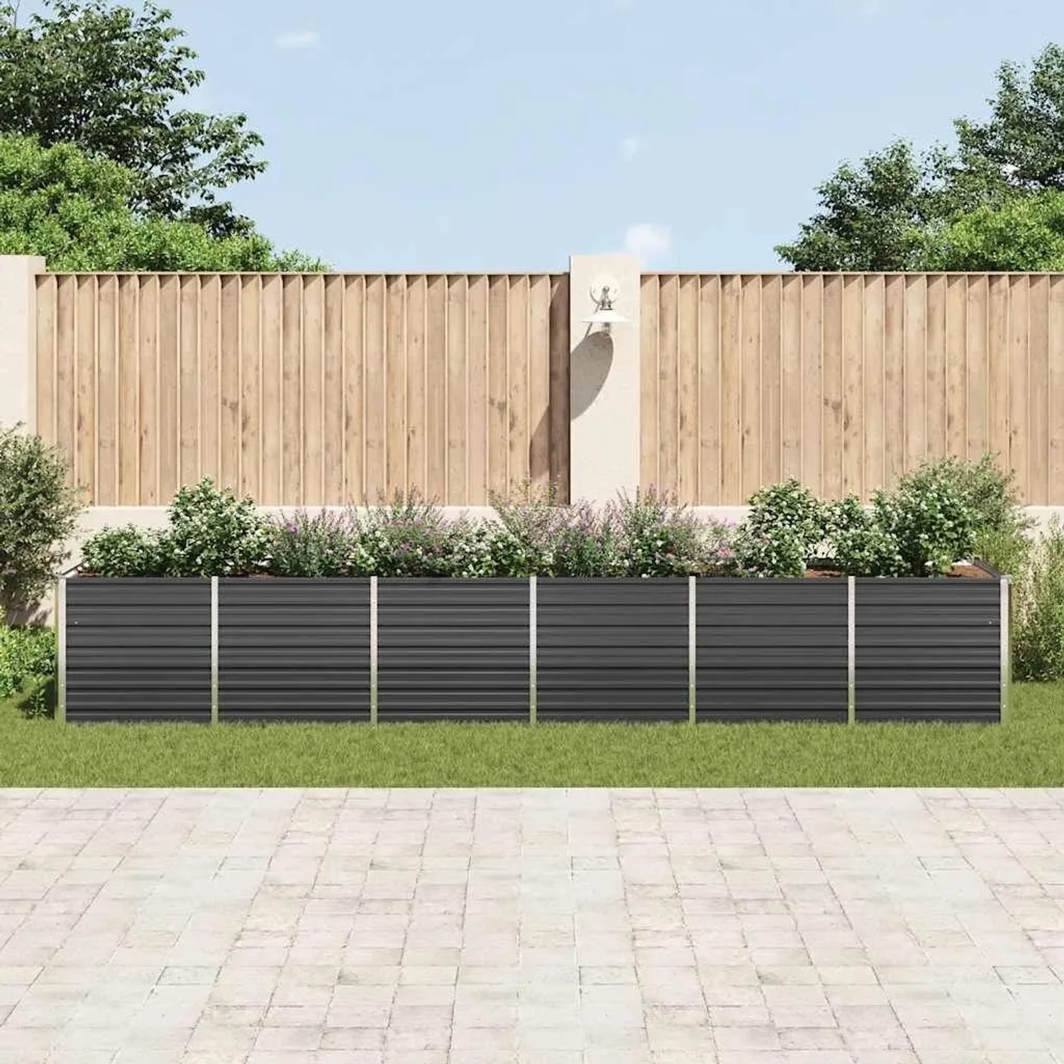 Anthrazitfarbenes furnicato Garten-Hochbeet aus verzinktem Stahl, 480x80x77 cm.