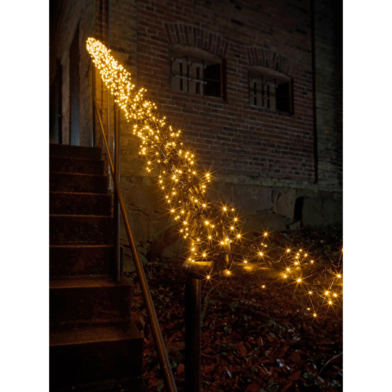 Konstsmide Cluster Lichterkette Micro LED 1152 LEDs bernsteinfarben innen und außen kaufen bei OBI