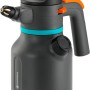 Gardena Drucksprüher 1,25 l für Garten und Terrasse. Pumpsprüher mit Messingdüse und praktischer 3in1 Öffnung.