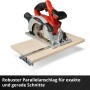 Einhell Akku-Handkreissäge TE-CS 18/165-1 Li Solo mit Sägeblatt auf Holzbrett.